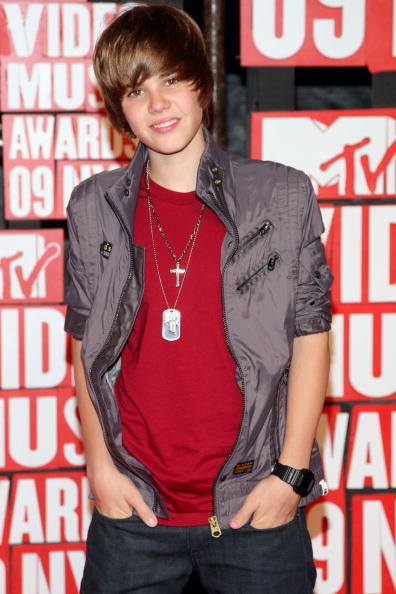 pictures of justin bieber 2009. Breaking News: Justin Bieber